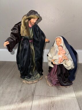 Vintage Enesco Nativity Holy Family – Fabric & Resin – Made in Philippines